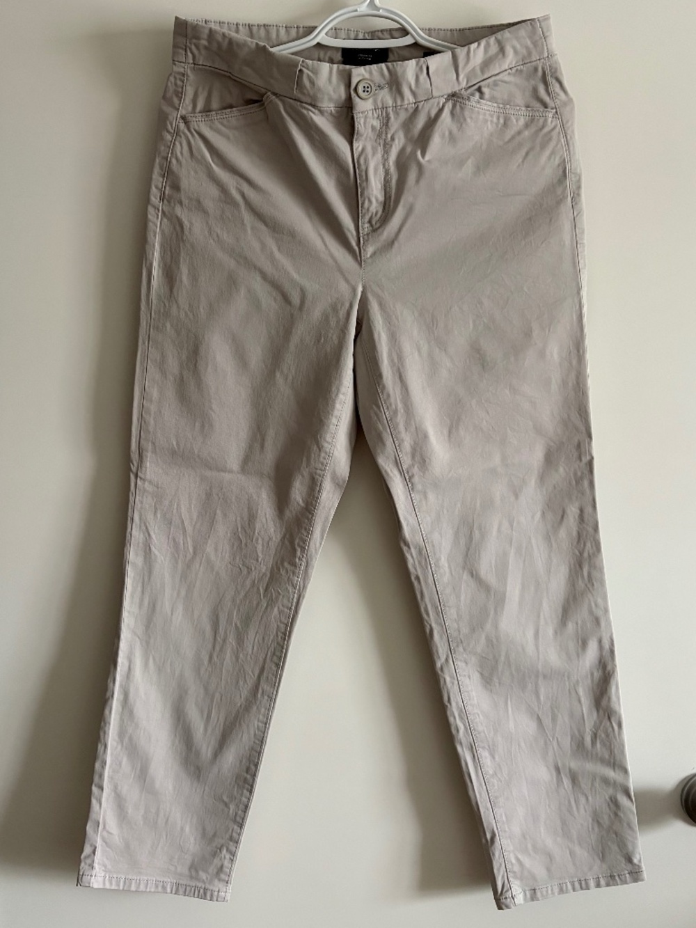 EUC Reitmans ‘The Chino’ Slim/Straight-Leg Pants in Light Beige Khaki Size 6R